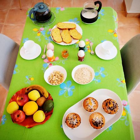 Masaje Profesional Incluido En El Precio Del Alojamiento กาลาบาร์ดินา ภายนอก รูปภาพ