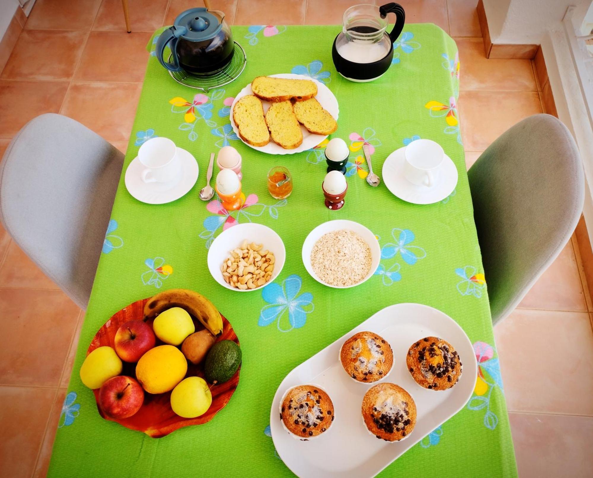 Masaje Profesional Incluido En El Precio Del Alojamiento กาลาบาร์ดินา ภายนอก รูปภาพ